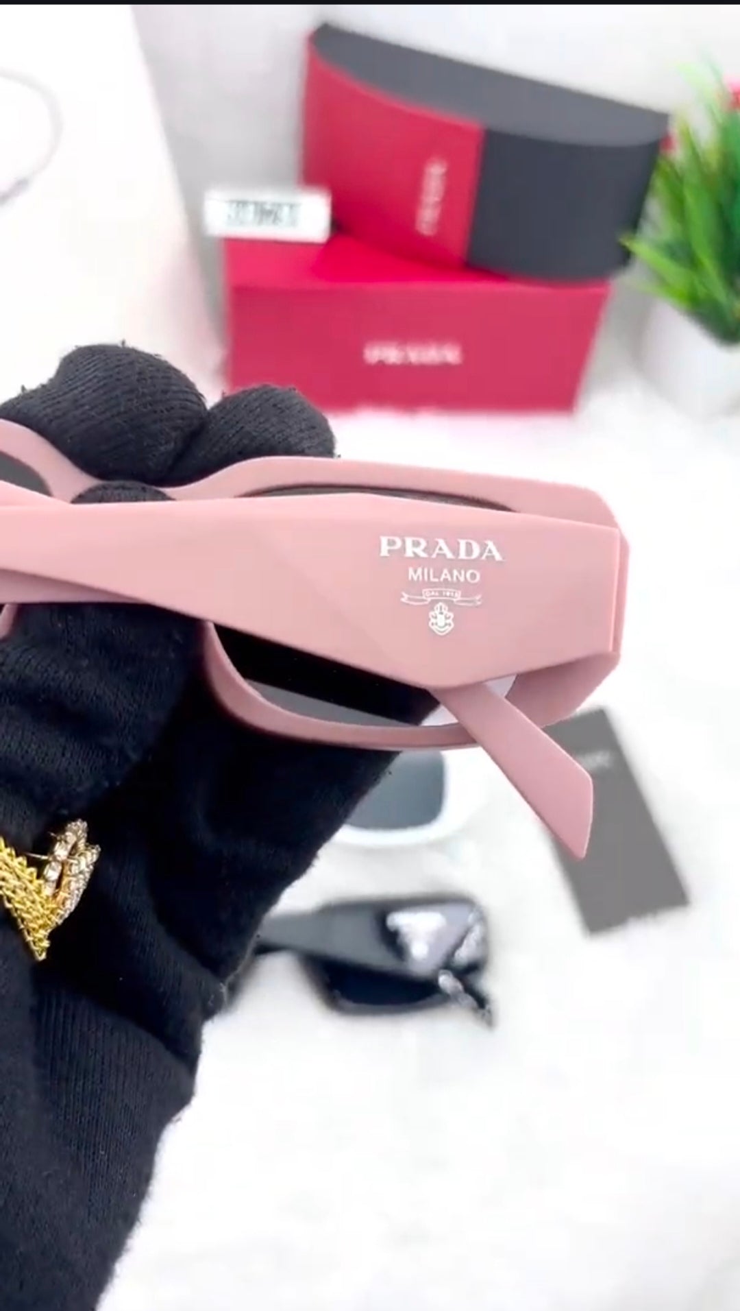 PRADA SUNGLASSES ARTICLE -3