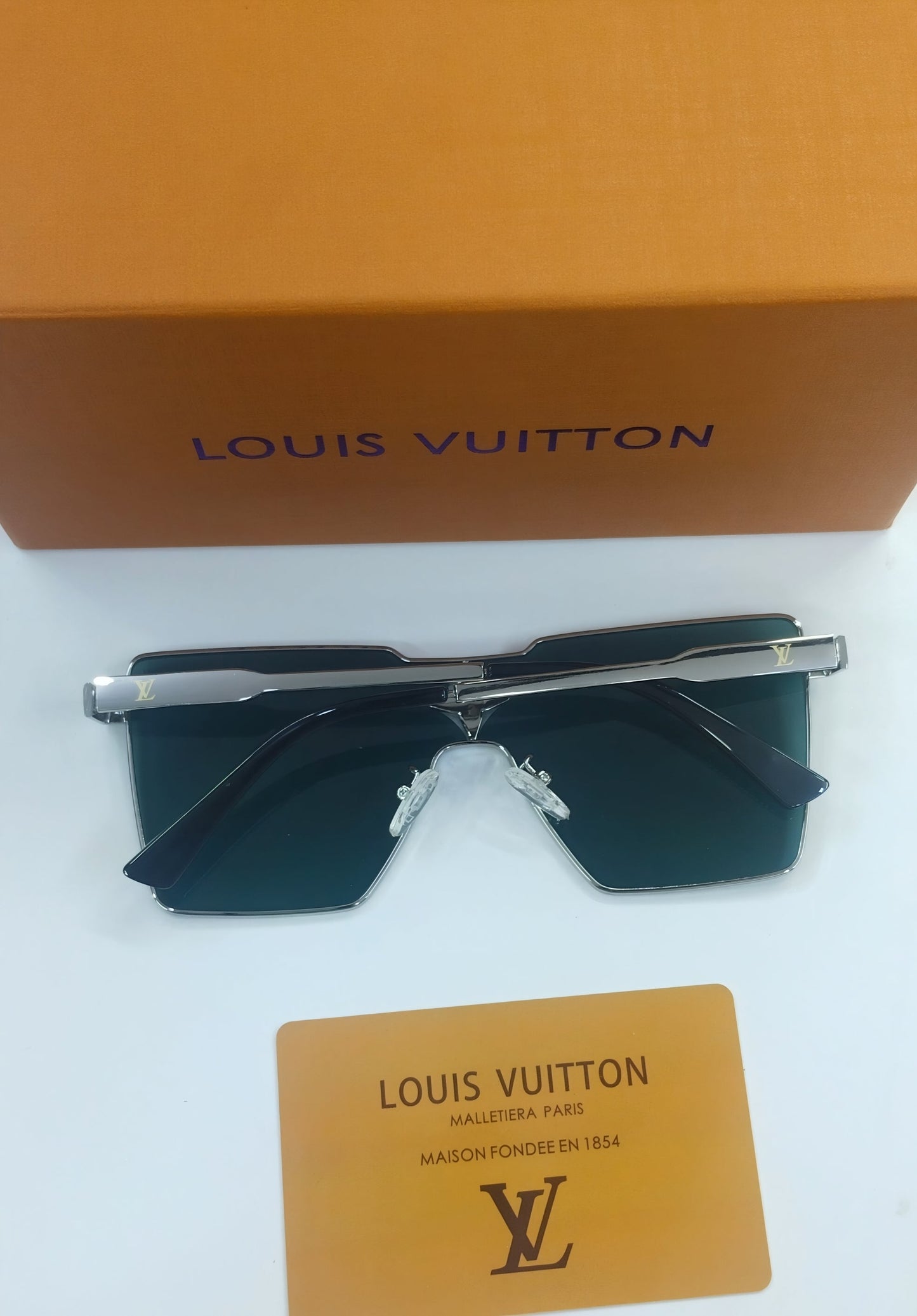 LOUIS VUITTON SUNGLASSES ARTICLE -16