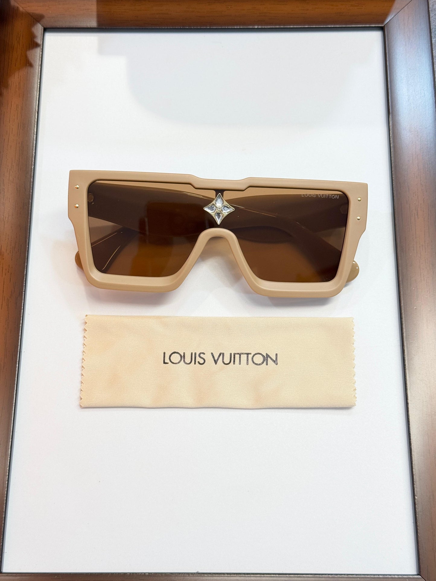 LOUIS VUITTON SUNGLASSES ARTICLE -6